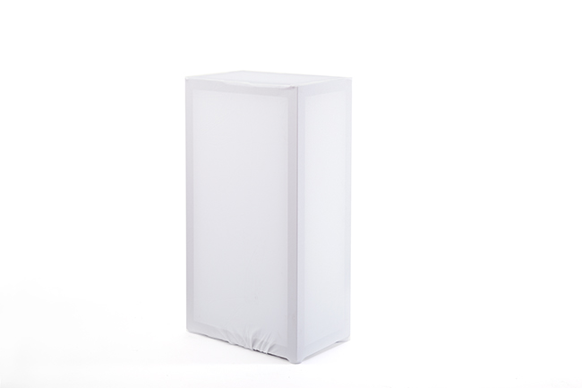Photo de Housse blanche stretch pour support métallique